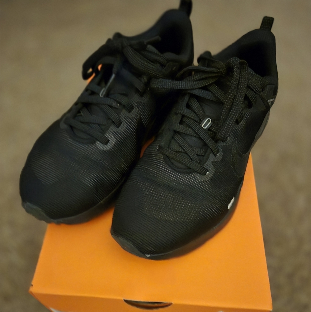 Nike Downshifter black size 7.5
